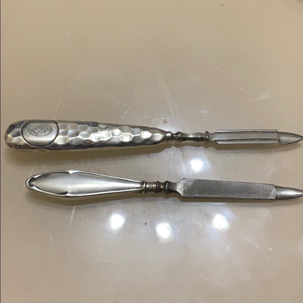 𝔄𝔫𝔱𝔦𝔮𝔲𝔢 nail filers silver